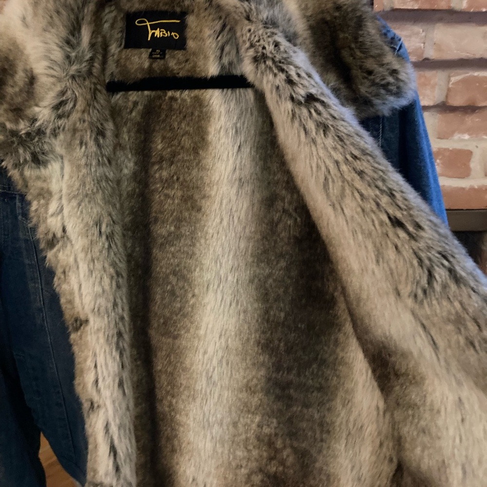 Fabio Faux Fur & Denim Trucker Jean Jacket - Picture 10 of 16